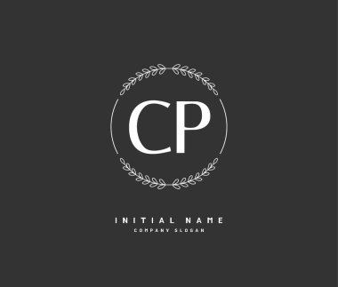 C P CP ilk logosu, ilk imzadan oluşan el yazısı logosu, düğün, moda, mücevher, butik, çiçek ve botanik, herhangi bir şirket veya işletme için yaratıcı şablona sahip..