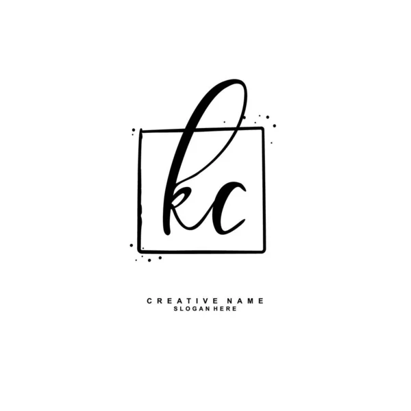 Kc初期ロゴテンプレートベクトル 手紙のロゴコンセプト — ストックベクタ