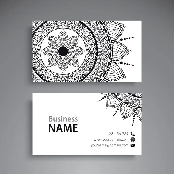 Business Card. Vintage decoratieve elementen. Decoratieve bloemen visitekaartjes of uitnodiging met mandala — Stockvector