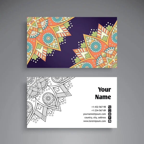 Business Card. Vintage decoratieve elementen. Decoratieve bloemen visitekaartjes of uitnodiging met mandala — Stockvector