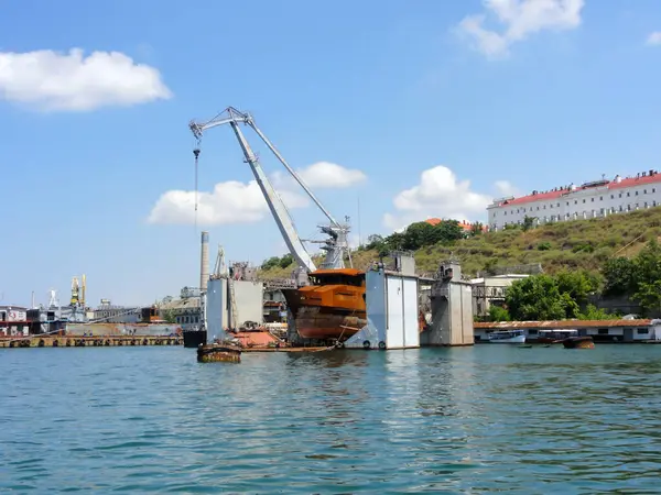 Zeeboten Reddingsboten Zeilboten Reparatie Laden Van Schepen Zee Onderzeeër — Stockfoto