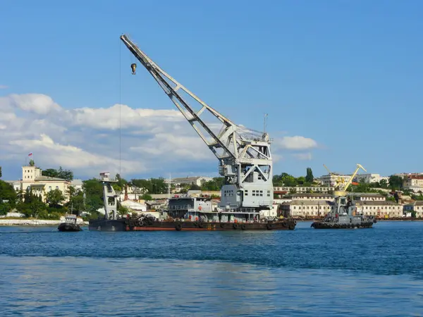 Zeeboten Reddingsboten Zeilboten Reparatie Laden Van Schepen Zee Onderzeeboot Scheepswerfscheepsreparatie — Stockfoto