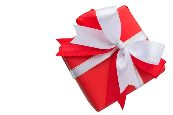 白色背景上的红色和白色蝴蝶结红色礼品盒 — 图库照片