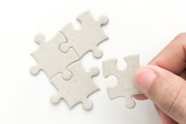 El tutma son bulmaca