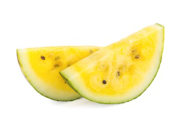 Beyaz arka plan üzerinde taze sarı karpuz