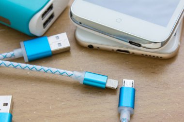 Usb ile şarj kabloları için smartphone ve tablet