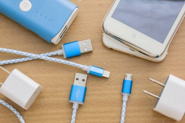 Usb ile şarj kabloları için smartphone ve tablet