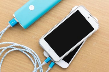 Smartphone güç banka ile şarj