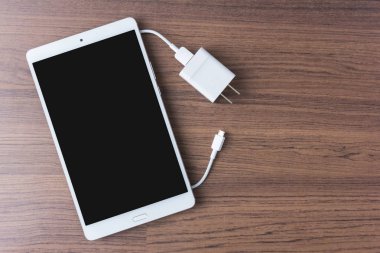 tablet ile şarj kablosu