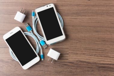 Usb kabloları smartphone ve tablet en iyi görünümü ile şarj