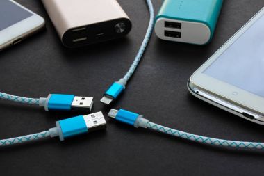 Usb ile şarj kabloları smartphone ve tablet en iyi görünümü için