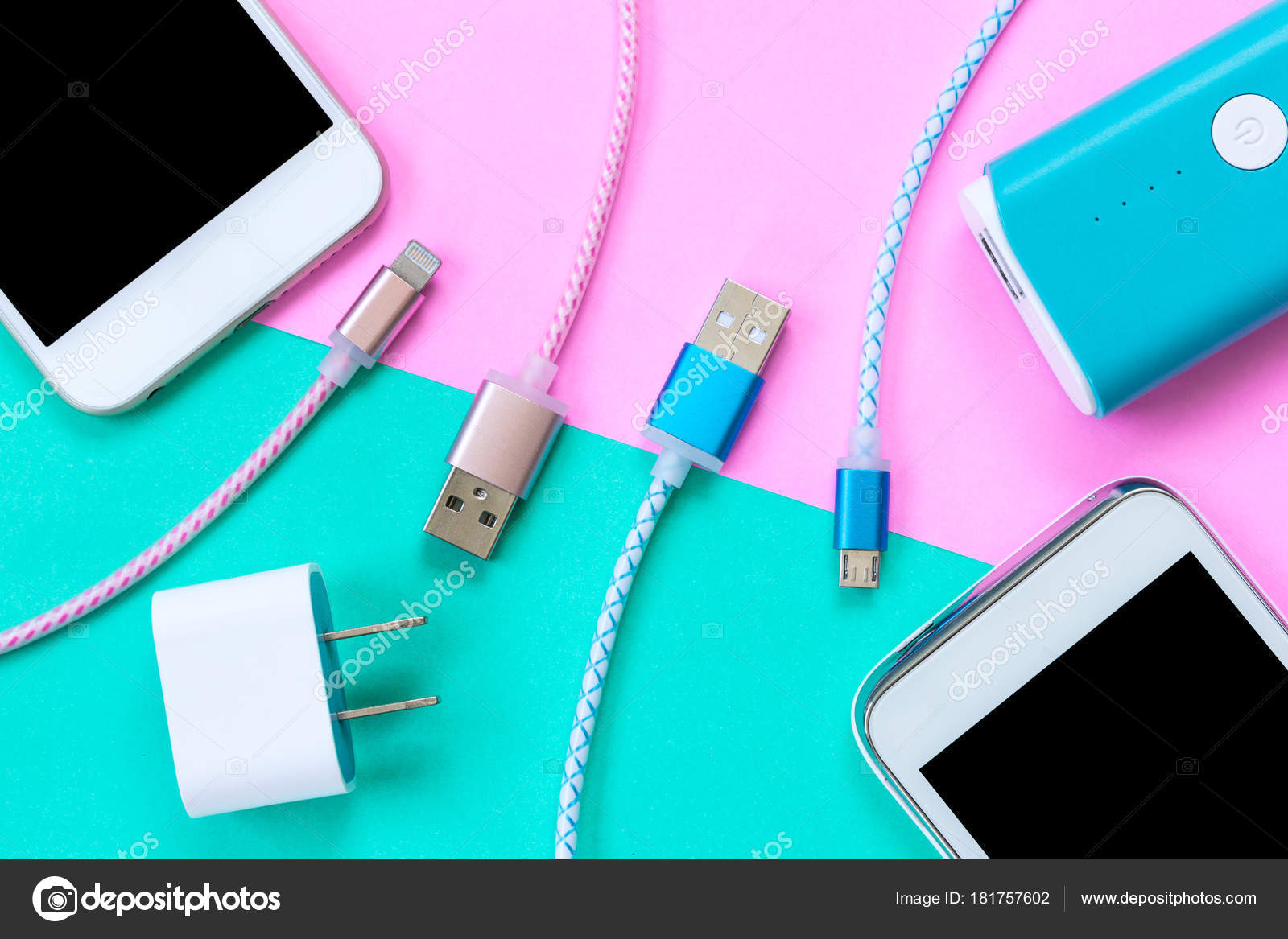 USB charging cables for smartphone and tablet in top view — Stock Photo ©