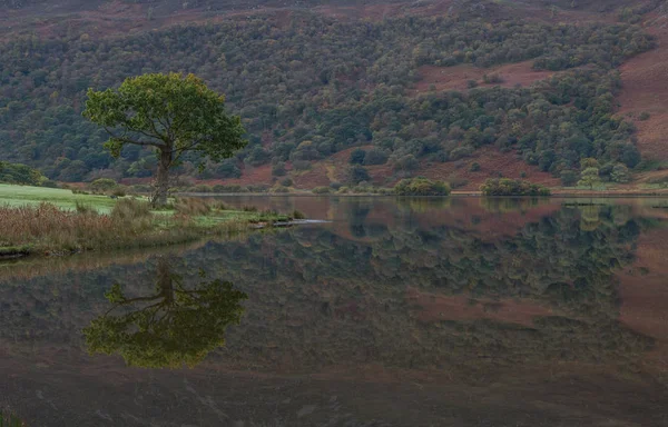 Una Bella Giornata Tranquilla Tranquilla Lake District Cumbria Con Una — Foto Stock