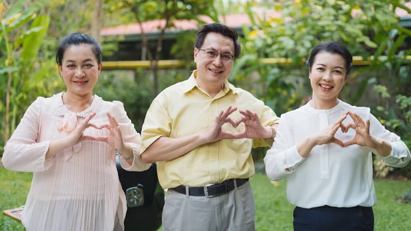 Tres Asiáticas Edad Avanzada Hizo Temblar Corazón Happy Concept Senior — Foto de Stock