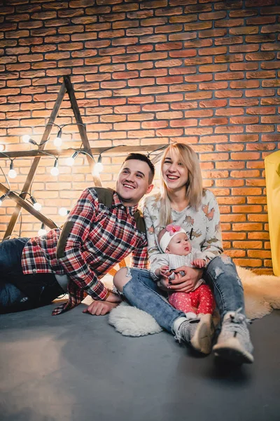 arka planda bir yıldızın ampuller ile onların çocuk ile anne