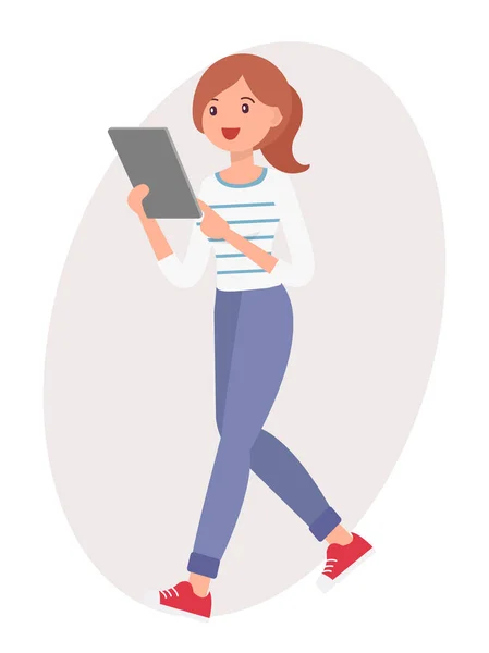 Cartoni animati personaggio femminile donna stand guardando tablet con — Vettoriale Stock