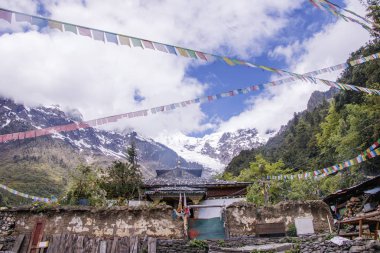Meili kar dağ de biliyorum Kawa Karpo Yunnan Halkla ilişkilerde yer alan gibi