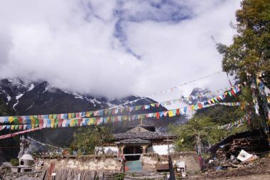 Meili kar dağ de biliyorum Kawa Karpo Yunnan Halkla ilişkilerde yer alan gibi