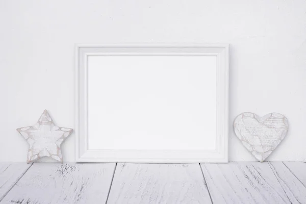 Stock fotografía marco blanco vintage pintado mesa de madera retro s — Foto de Stock