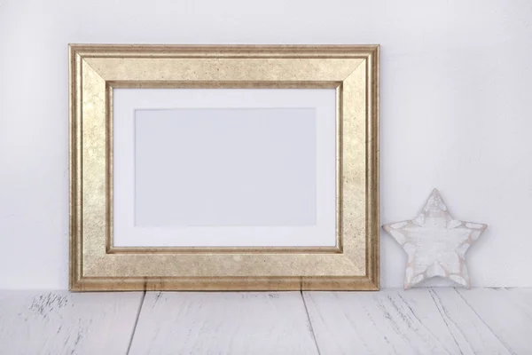 Stockfotografie gouden foto frame ambachtelijke decoratie mock up — Stockfoto
