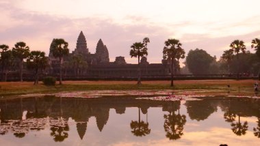 Angkor Wat 'ın eski tapınak mirasının güzel manzarası.