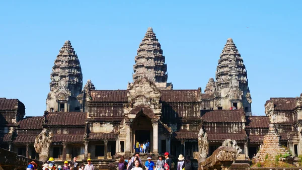 Atracție turistică populară complexul templu antic Angkor Wat în — Fotografie, imagine de stoc