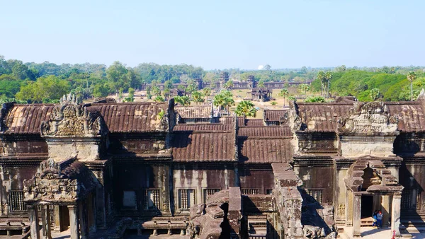 Attractions touristiques populaires vue sur le paysage de l'ancien temple comp — Photo