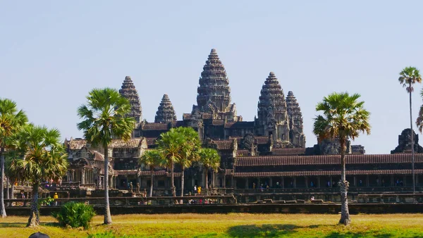 Beliebte Touristenattraktion Landschaft Ansicht der alten Tempel comp — Stockfoto