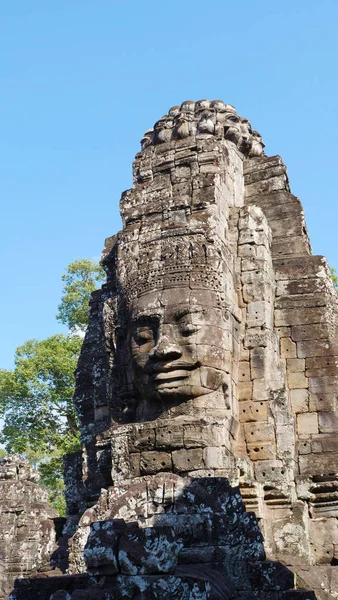 Čelní věž v chrámu Bayon v komplexu Angkor Wat, Siem Reap — Stock fotografie