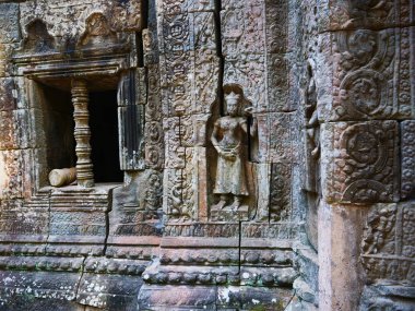 Angkor Wat kompleksindeki Ta Som tapınağında taş oyma sanatı, S