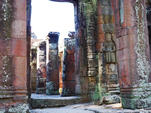 Stone rock carving art at Banteay Kdei, part of the Angkor wat c — Stock Photo, Image