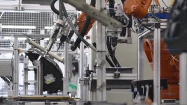 Otomatik Endüstriyel Robot Merkezi, Robotik Yapıştırma