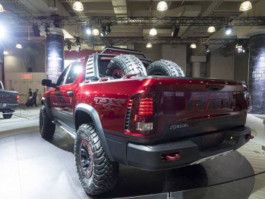 New York, bize - 12 Nisan 2017: Ram asi Trx kavramı 2017 sırasında ekranda New York Uluslararası Otomobil Fuarı Jacob Javits Merkezi'nde düzenlenen.