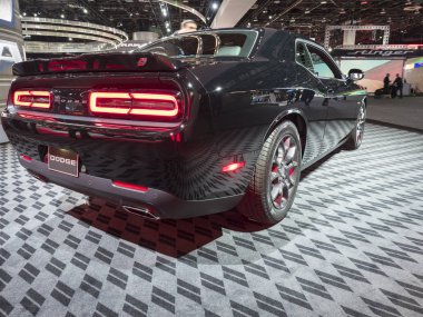 Detroit, bize - 15 Ocak 2018: Dodge Challenger Gt Awd Kuzey Amerika Uluslararası Otomobil Fuarı'nda şehir Detroit Cobo Center'da sırasında ekranda.