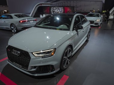 Detroit, bize - 15 Ocak 2018: Audi Rs3 Kuzey Amerika Uluslararası Otomobil Fuarı'nda şehir Detroit Cobo Center'da sırasında ekranda.