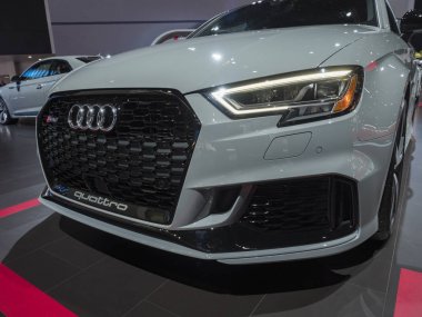 Detroit, bize - 15 Ocak 2018: Audi Rs3 Kuzey Amerika Uluslararası Otomobil Fuarı'nda şehir Detroit Cobo Center'da sırasında ekranda.