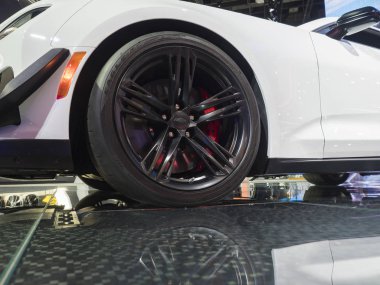 Detroit, bize - 15 Ocak 2018: Chevrolet Camaro Zl1 Kuzey Amerika Uluslararası Otomobil Fuarı'nda şehir Detroit Cobo Center'da sırasında ekranda.