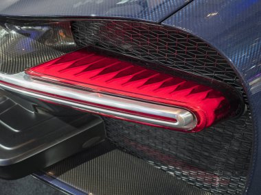 Detroit, bize - 15 Ocak 2018: Bugatti Chiron Kuzey Amerika Uluslararası Otomobil Fuarı'nda şehir Detroit Cobo Center'da sırasında ekranda.