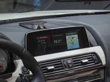 Detroit, bize - 15 Ocak 2018: Bmw M6 Cabrio Kuzey Amerika Uluslararası Otomobil Fuarı'nda şehir Detroit Cobo Center'da sırasında ekranda.