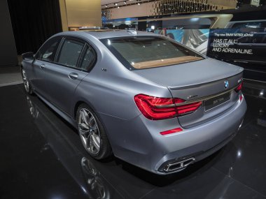 Detroit, bize - 15 Ocak 2018: Bmw 760i Kuzey Amerika Uluslararası Otomobil Fuarı'nda şehir Detroit Cobo Center'da sırasında ekranda.