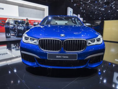 Detroit, bize - 15 Ocak 2018: Bmw 760i Kuzey Amerika Uluslararası Otomobil Fuarı'nda şehir Detroit Cobo Center'da sırasında ekranda.