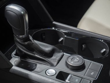 Detroit, bize - 15 Ocak 2018: Volkswagen Atlas R-Line Kuzey Amerika Uluslararası Otomobil Fuarı'nda şehir Detroit Cobo Center'da sırasında ekranda.