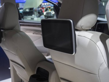 Detroit, bize - 15 Ocak 2018: Gac motorlar Gm8 Kuzey Amerika Uluslararası Otomobil Fuarı'nda şehir Detroit Cobo Center'da sırasında ekranda.