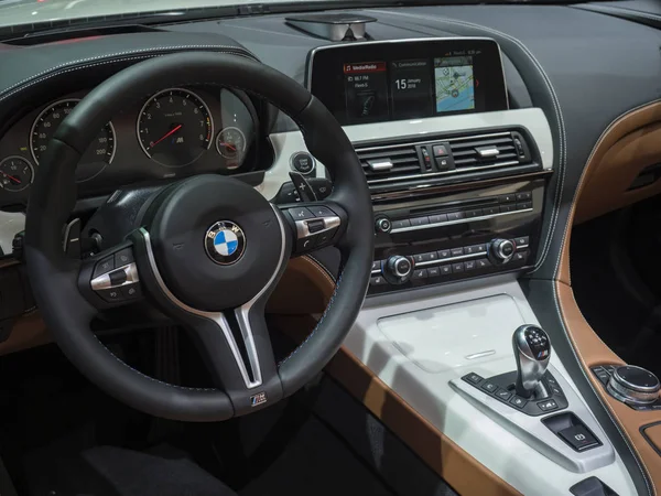 자동차 디트로이트 Cobo 센터에서 디스플레이에 디트로이트 2018 Bmw 컨버터블 — 스톡 사진