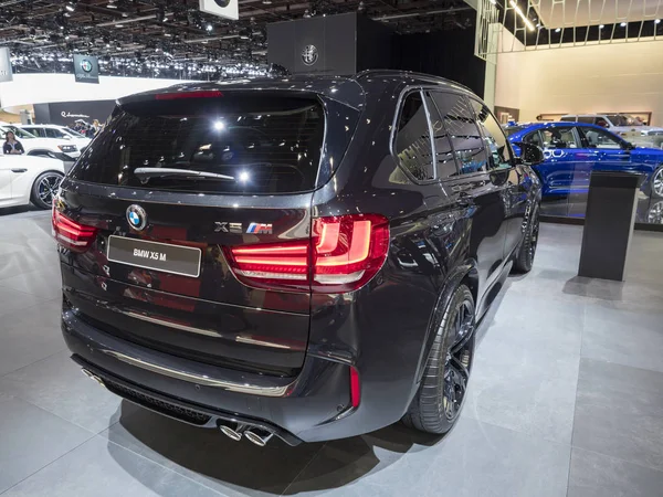 Detroit, bize - 15 Ocak 2018: Kuzey Amerika Uluslararası Otomobil Fuarı'nda şehir Detroit Cobo Center'da sırasında ekranda Bmw X5 M.