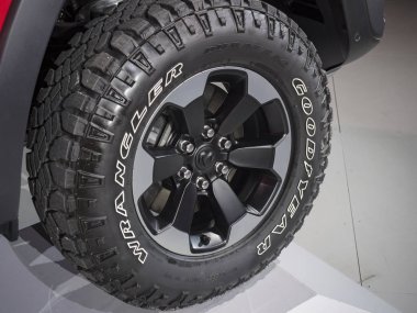 Detroit, bize - 15 Ocak 2018: Ram 1500 asi Kuzey Amerika Uluslararası Otomobil Fuarı'nda şehir Detroit Cobo Center'da sırasında ekranda.