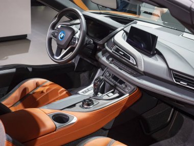 BMW i8 Roadster, 2018 New York Uluslararası Otomobil Fuarı