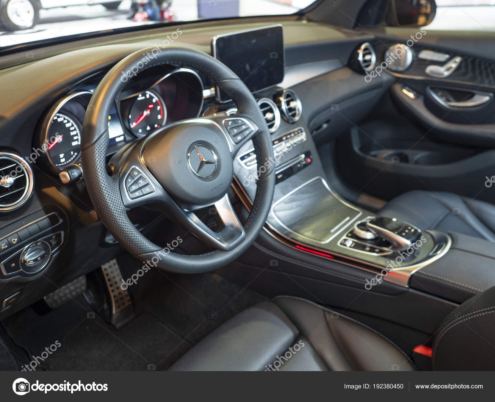 Mercedes Glc 300 4matic Coupe Na Nyu Jorkskom Mezhdunarodnom Avtosalone 18 Stokovoe Redakcionnoe Foto C Edaldridge Mercedes Glc 300 4matic Coupe Na Nyu Jorkskom Mezhdunarodnom Avtosalone 18 Stokovoe Redakcionnoe Foto C Edaldridge