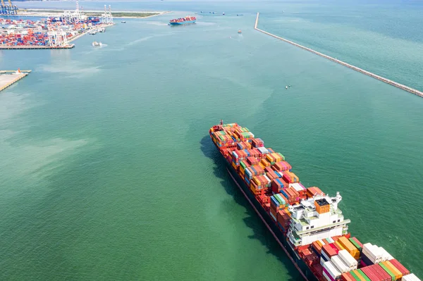 Vista Aérea Superior Llegada Puerto Los Grandes Contenedores Teu Transporte —  Fotos de Stock