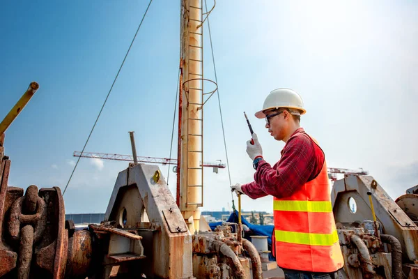 Engineering Werken Met Lieren Machines Neemt Controle Taakbeheer Veiligheid Door — Stockfoto